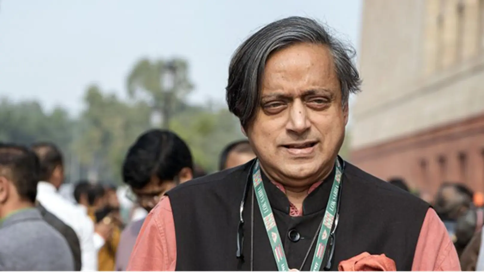 ‘Who are they,’ asks Shashi Tharoor in retort to ‘he is not with us’ remark as Cong rift widens