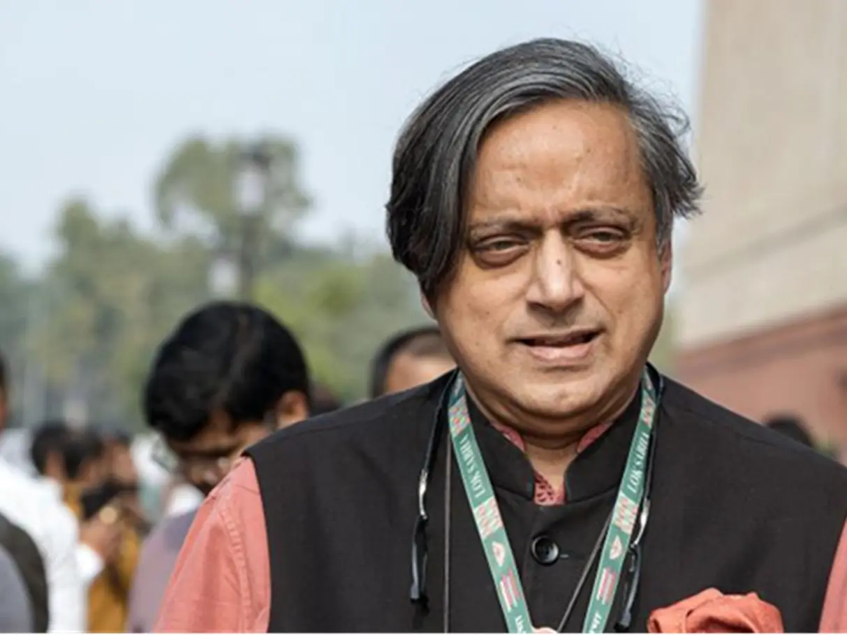 ‘Who are they,’ asks Shashi Tharoor in retort to ‘he is not with us’ remark as Cong rift widens ‘Who are they,’ asks Shashi Tharoor in retort to ‘he is not with us’ remark as Cong rift widens