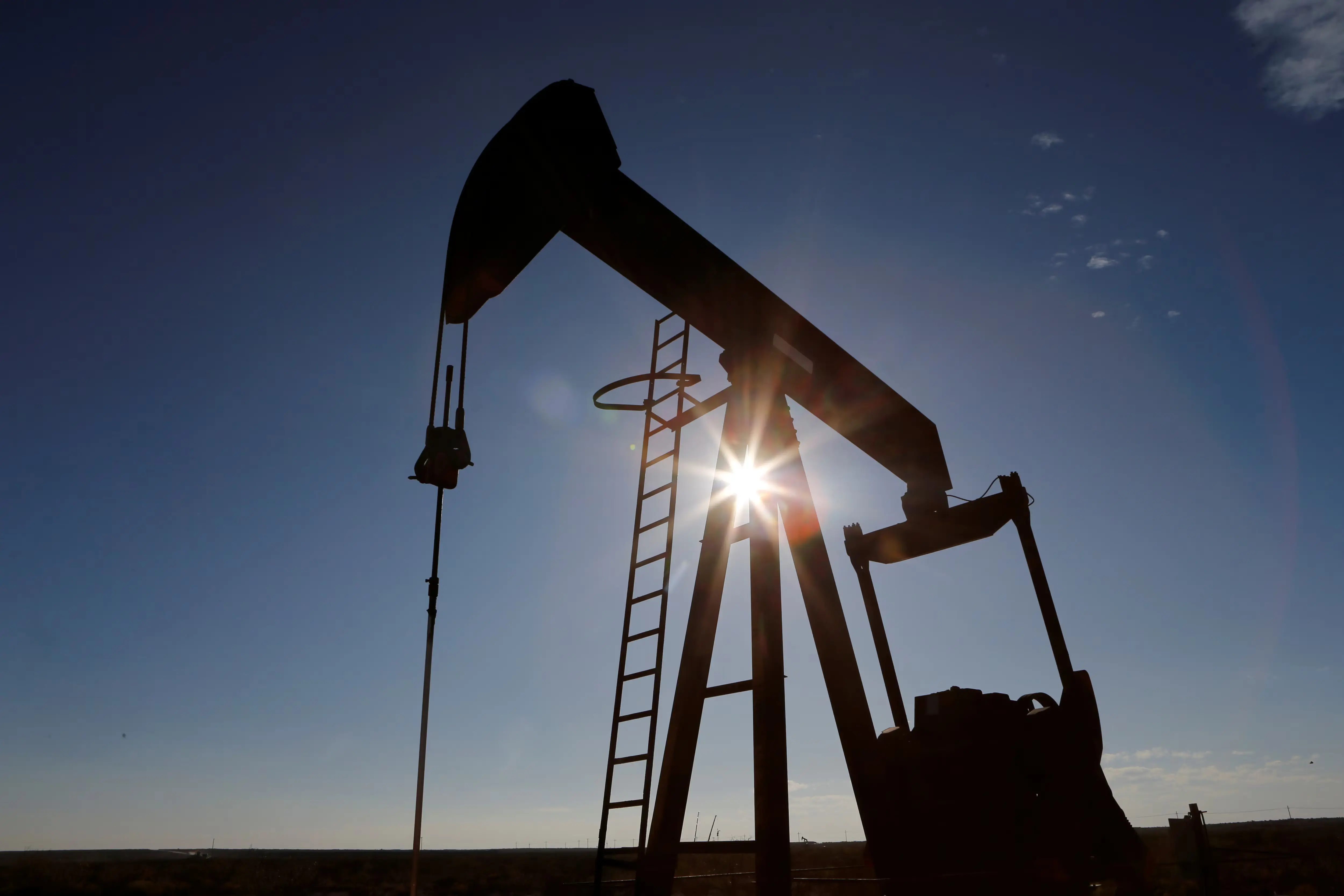 Oil prices rise on US trade optimism, sharp fall in crude stockpiles