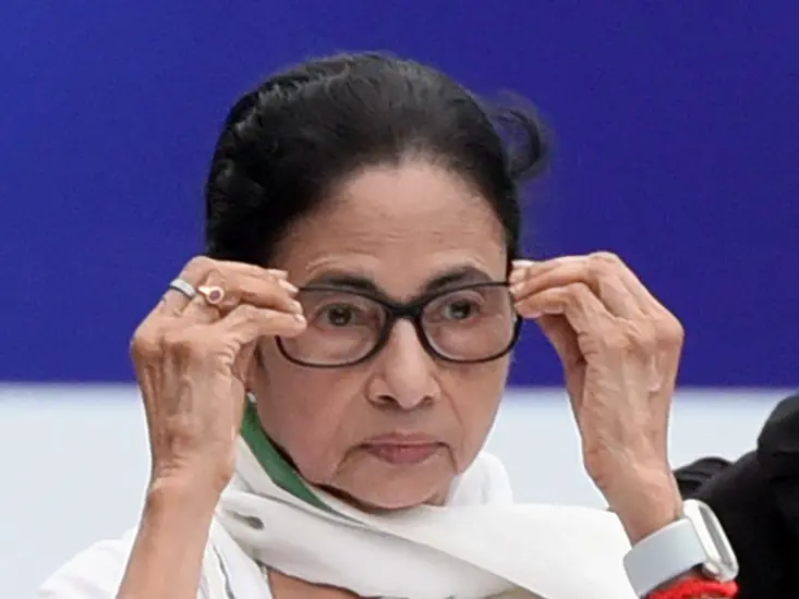 'Linguistic terror': Mamata Banerjee alleges atrocities against Bengalis in Gurugram; BJP says 'she's lying' 'Linguistic terror': Mamata Banerjee alleges atrocities against Bengalis in Gurugram; BJP says 'she's lying'