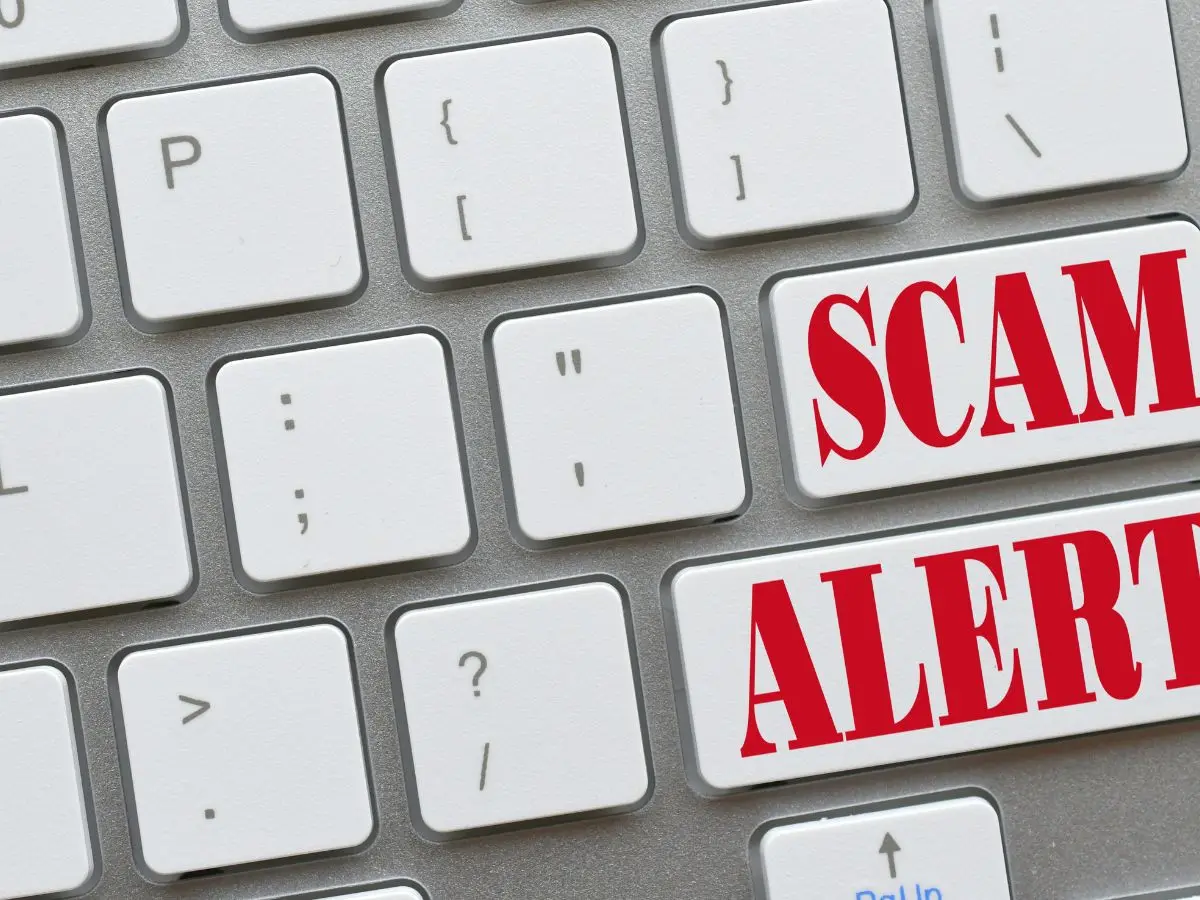 Delhi man poses as gangster, tries to extort 1 Crore - His shocking real identity revealed! Delhi man poses as gangster, tries to extort 1 Crore - His shocking real identity revealed!