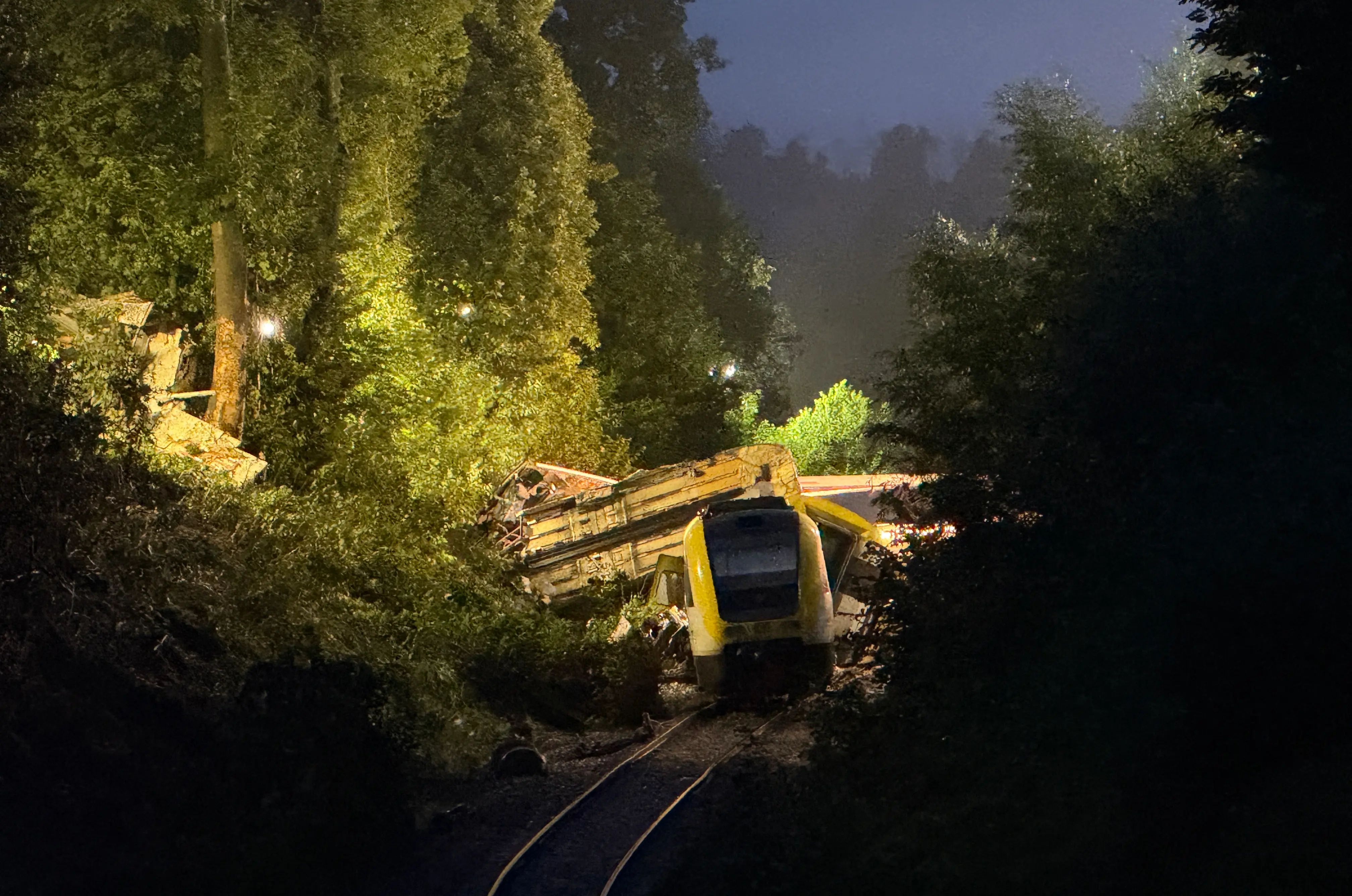 Three killed, dozens injured as passenger train derails in Germany