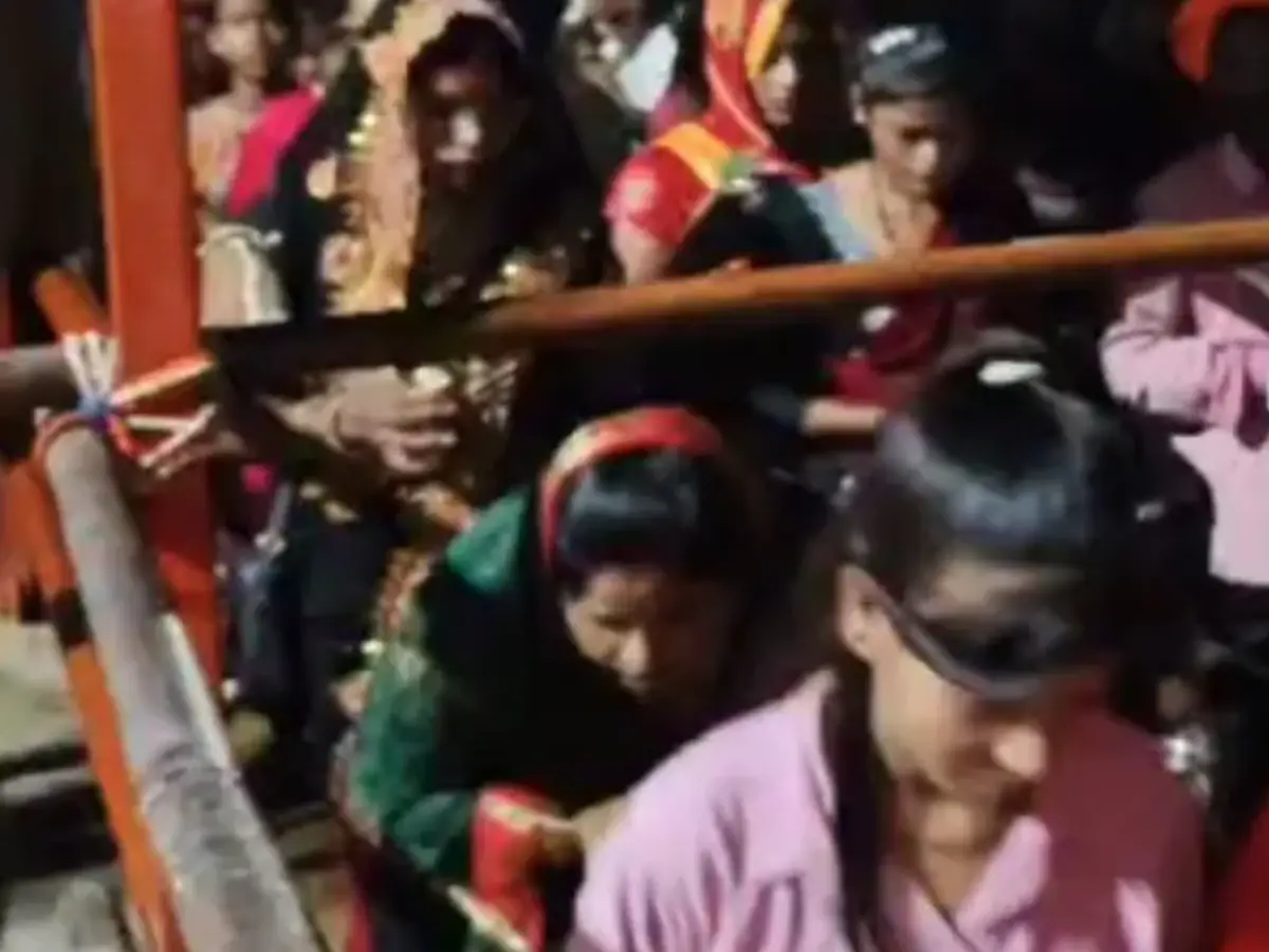 Two dead in stampede in UP's Barabanki temple, police blame 'monkeys' for electric shocks: Here's what happened Two dead in stampede in UP's Barabanki temple, police blame 'monkeys' for electric shocks: Here's what happened