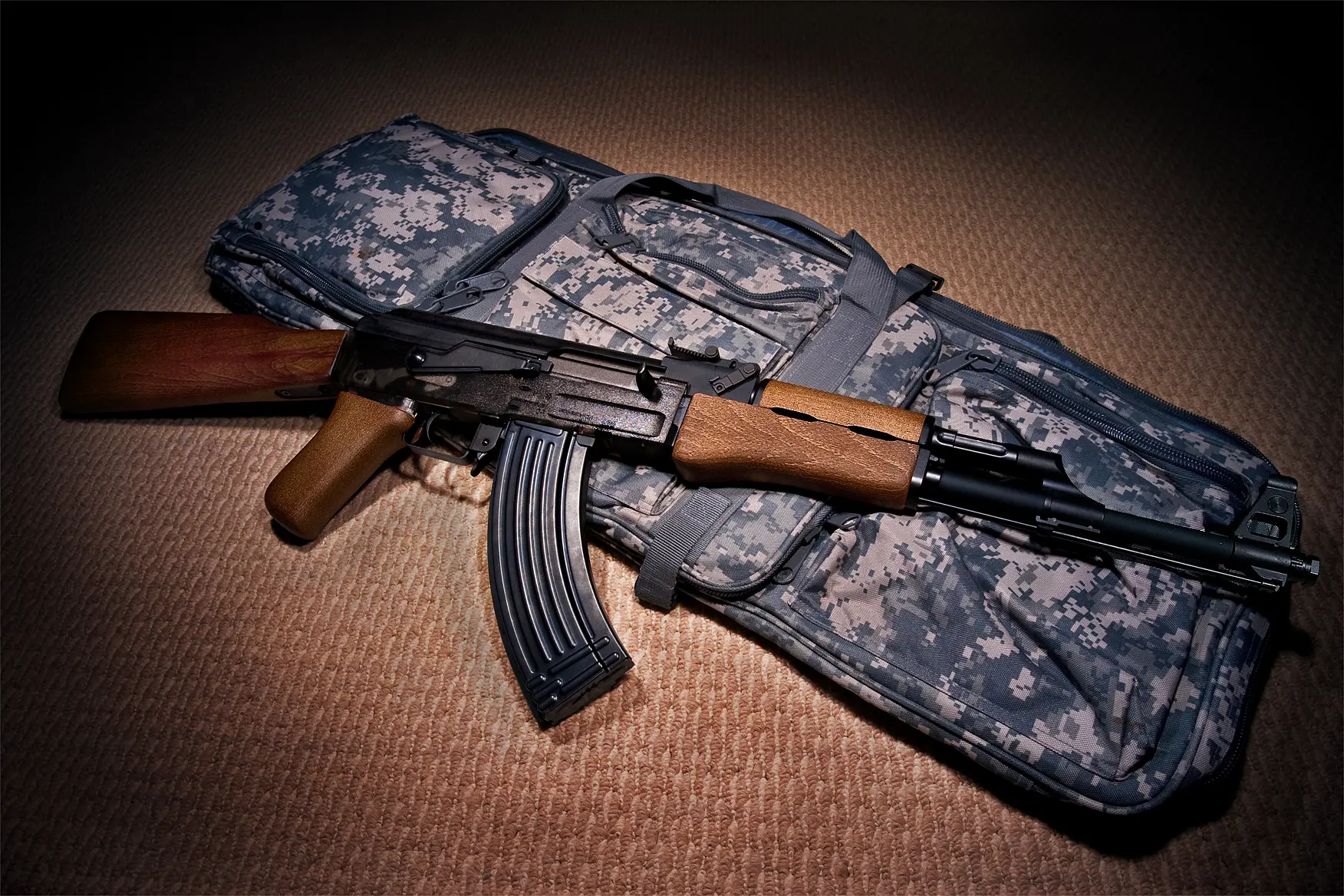Difference Between M4 and INSAS or AK-47