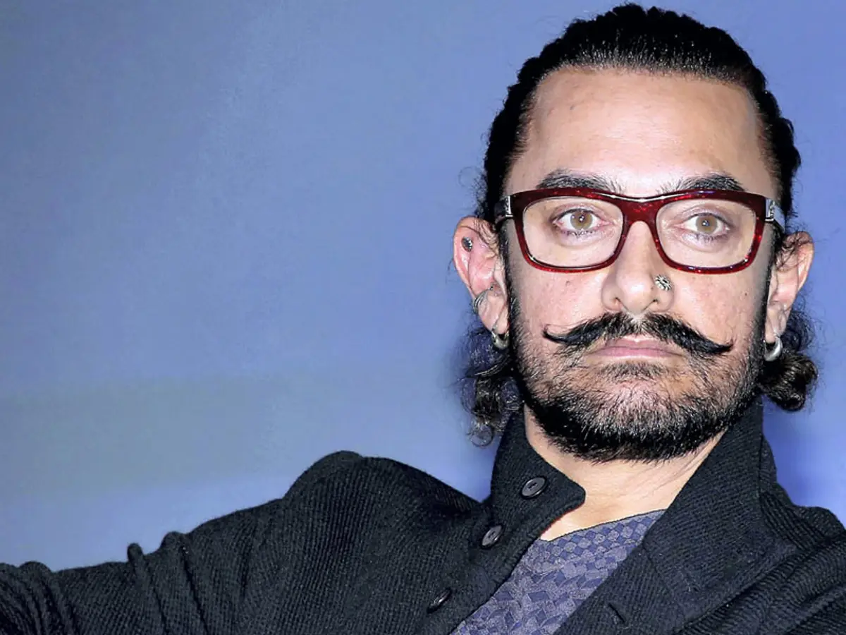 Aamir Khan Reflects on 'Sarfarosh' and Its Message