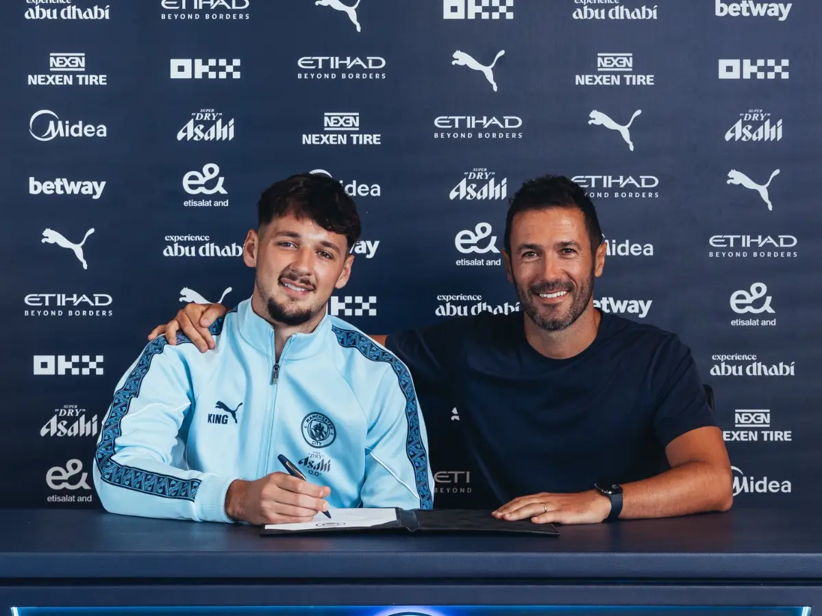 Goalkeeper James Trafford returns to Man City from Burnley in $37 million deal Goalkeeper James Trafford returns to Man City from Burnley in $37 million deal