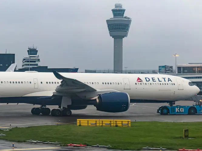 Delta flight en route to Amsterdam hit by severe turbulence, 25 hospitalised after emergency landing Delta flight en route to Amsterdam hit by severe turbulence, 25 hospitalised after emergency landing