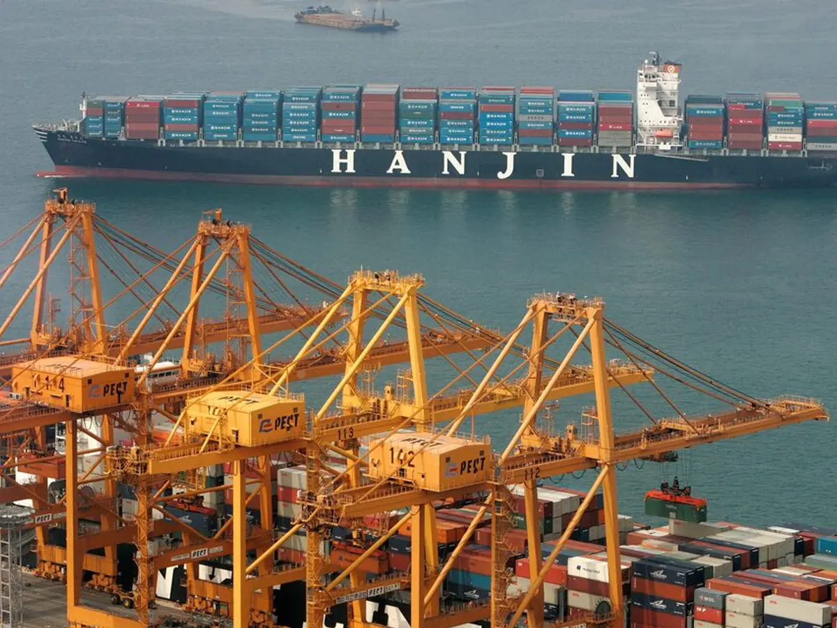 South Korea's July Exports Surge Amid Tariff Rush and Chip Demand