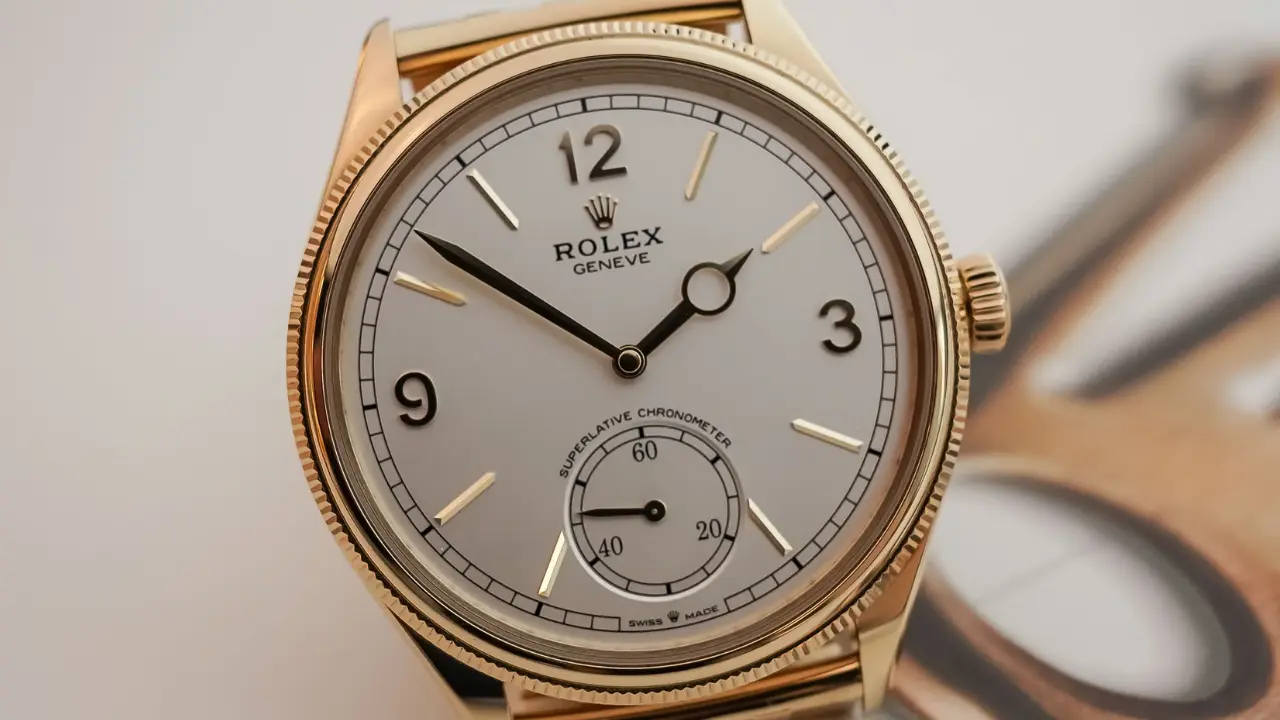 A dial that stays timeless
