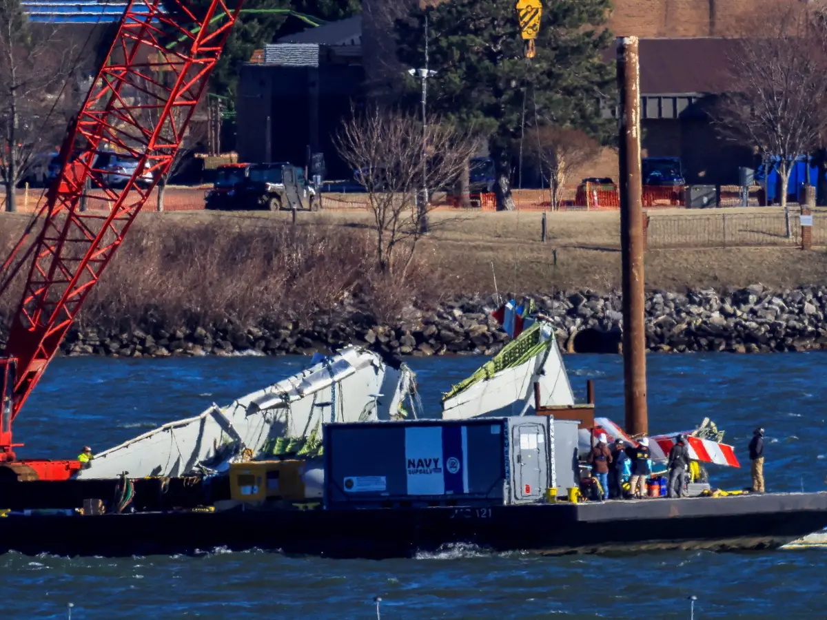 Washington plane collision: 'Concerning' 100-foot altimeter error led ...