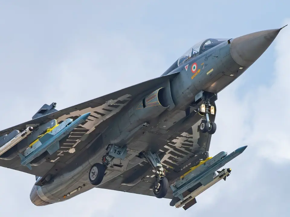 How Tejas Mk2 fighter jet outsmarts enemy missiles with integrated EW technology