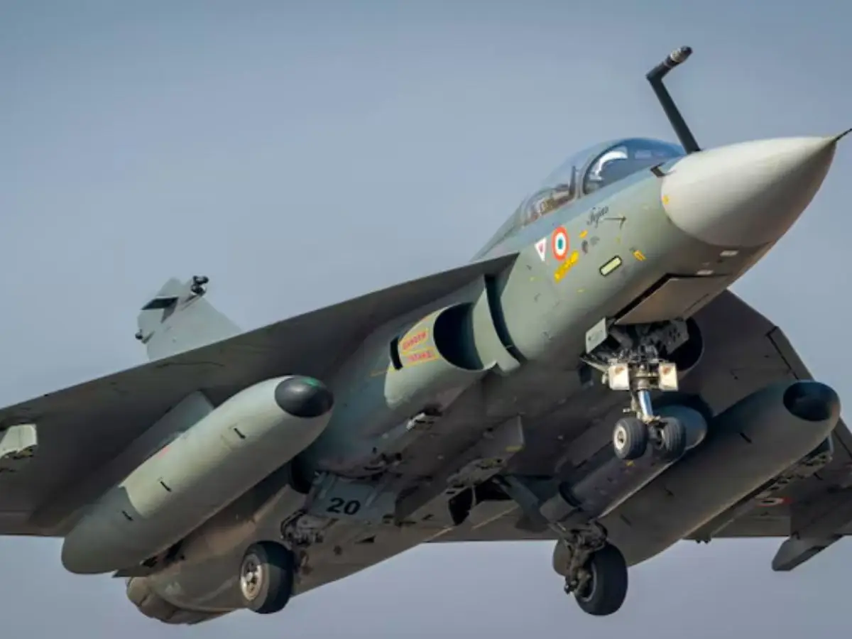 How does India’s ‘unstable’ Tejas Mk rival F-22 and F-35 in air combat manoeuvres?