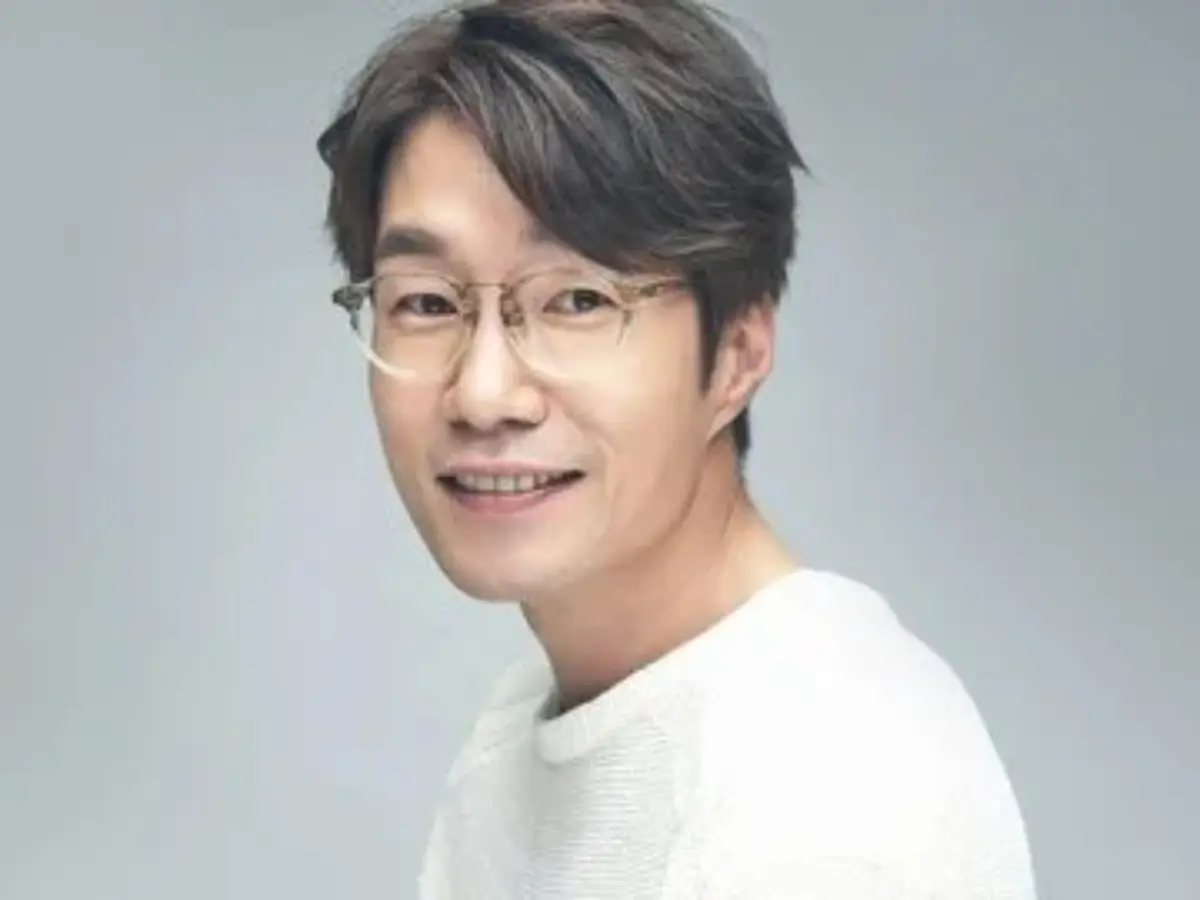 South Korean actor Song Young-Kyu, best known for Extreme Job, Big Bet, found dead in car South Korean actor Song Young-Kyu, best known for Extreme Job, Big Bet, found dead in car
