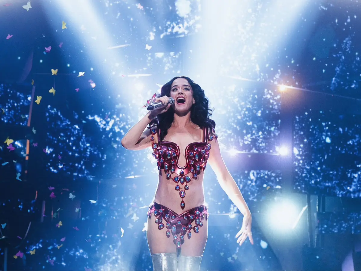 Katy Perry halts performance as a fan faints on stage mid-concert, watch viral video Katy Perry halts performance as a fan faints on stage mid-concert, watch viral video