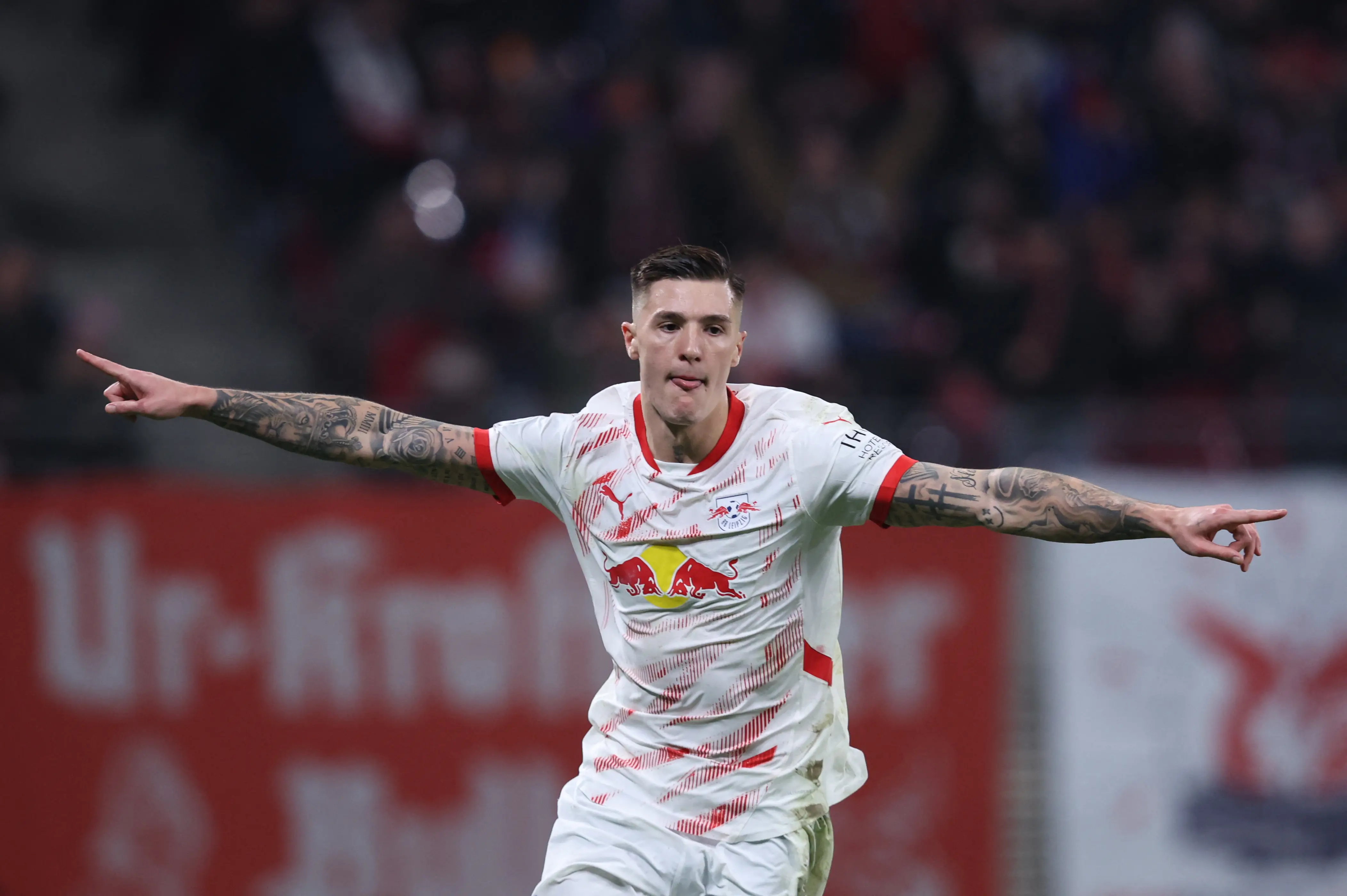 Benjamin Sesko transfer news: Manchester United submit bid for Leipzig striker after Newcastle United intensifies pursuit