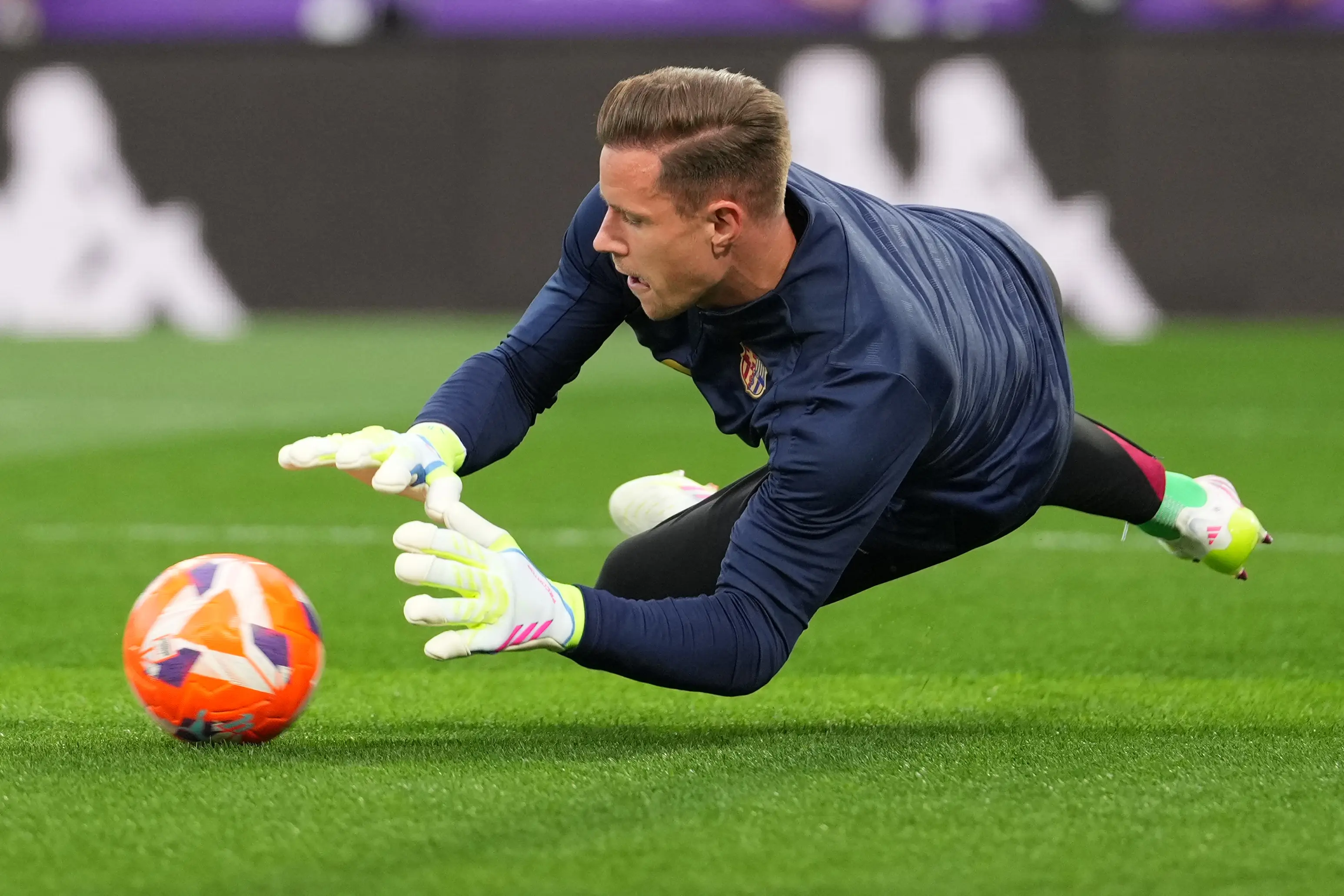 Barcelona-Ter Stegen rift deepens amid medical report controversy