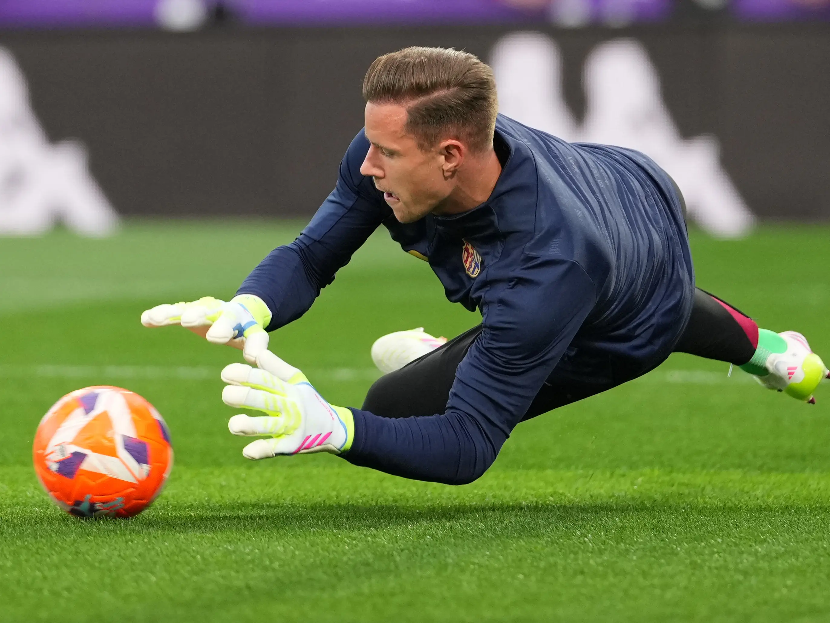 Barcelona-Ter Stegen rift deepens amid medical report controversy