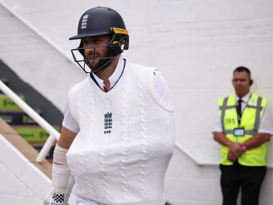 ‘Thank God I didn’t face a 90mph bouncer…,’ Woakes opens up on batting with one hand in Oval Test