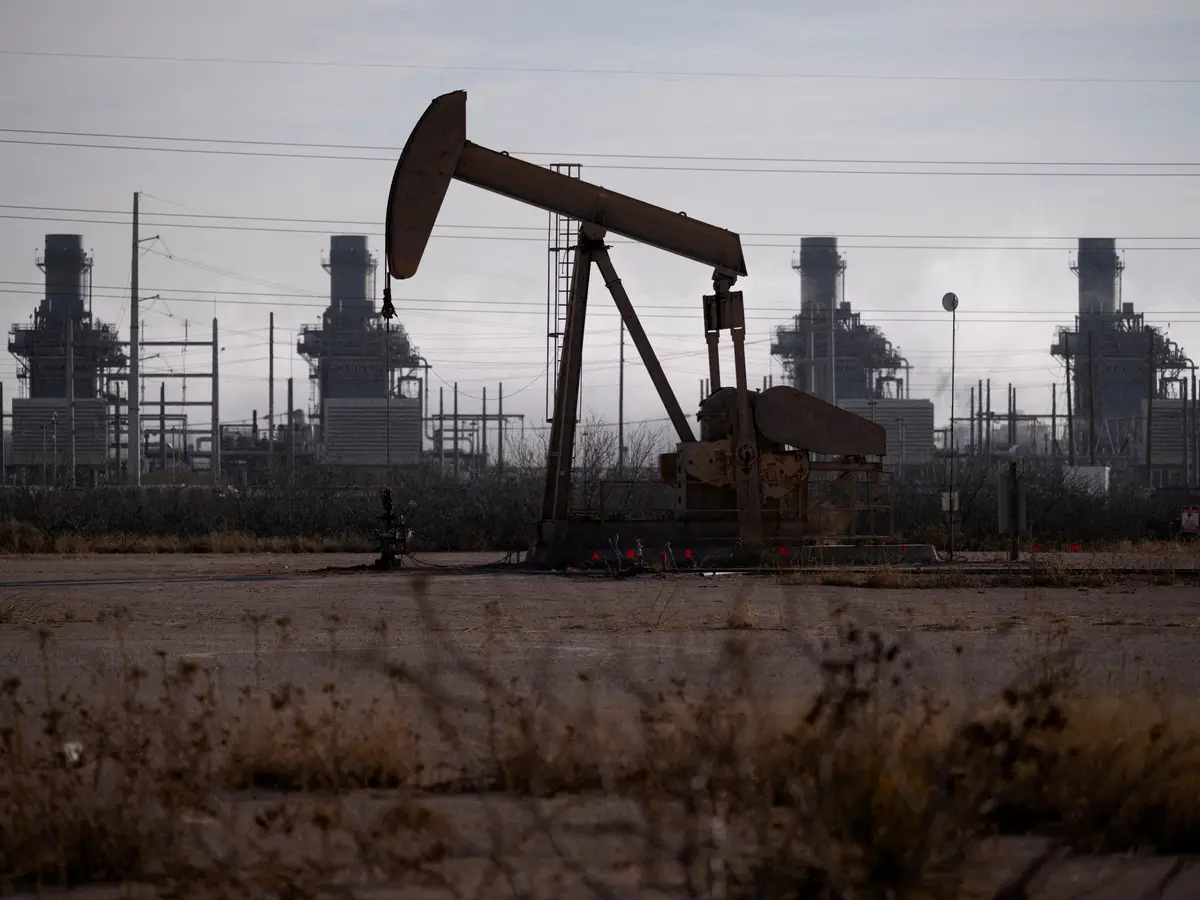 Oil Prices Fall Amid Tariff Concerns and OPEC Supply Increase