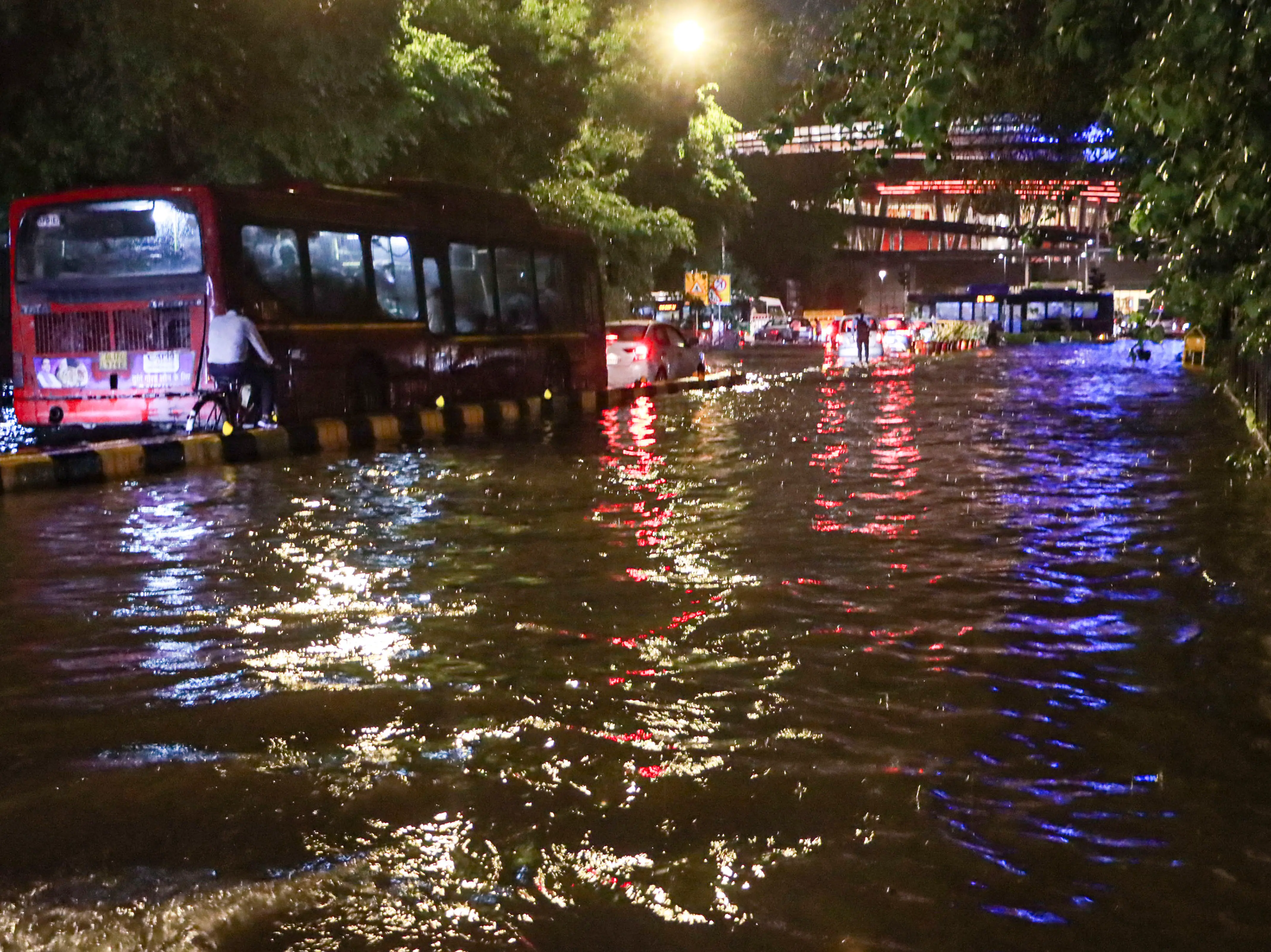 Delhi, Noida lashed by heavy midnight rain ahead of Rakshabandhan festivities Delhi, Noida lashed by heavy midnight rain ahead of Rakshabandhan festivities
