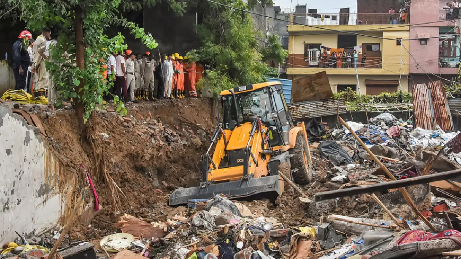 7 killed, including 2 children, in Delhi wall collapse after heavy rain