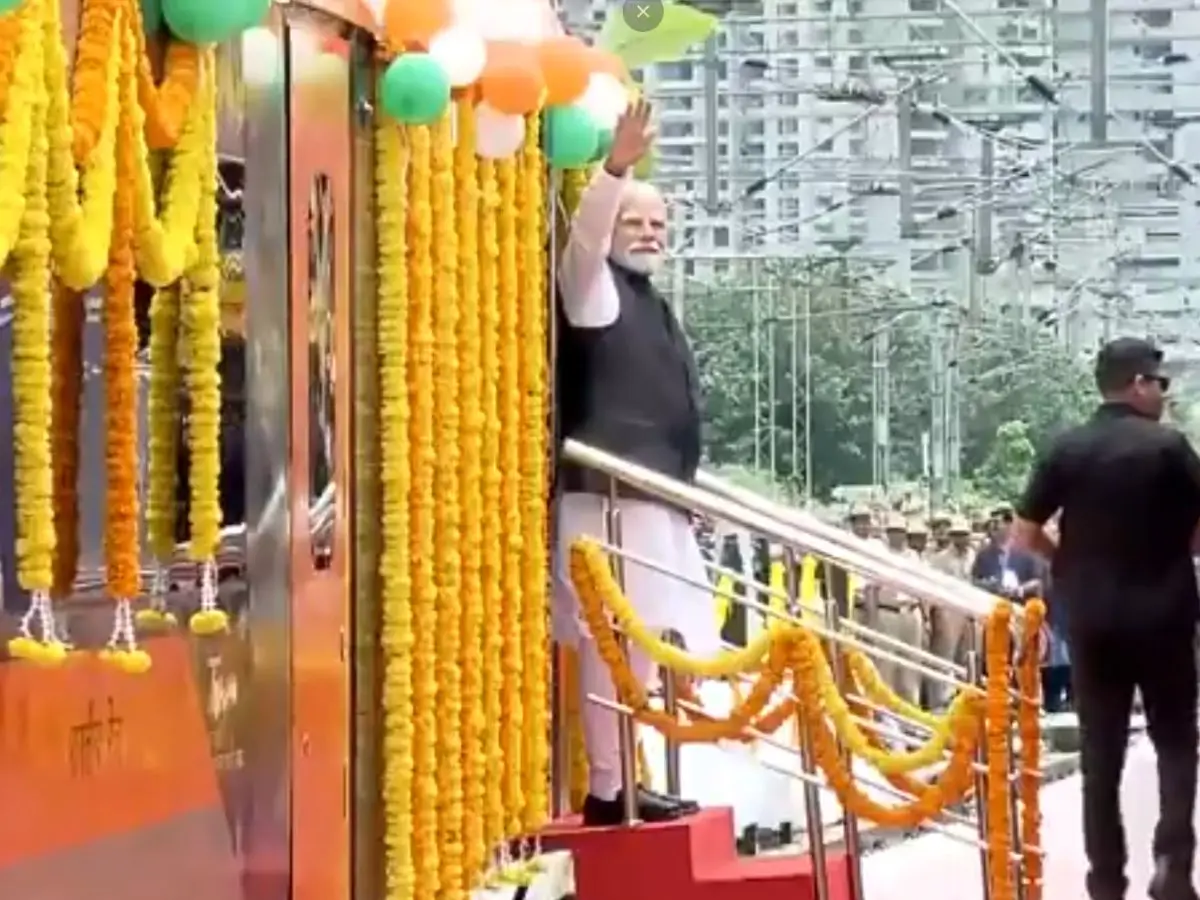 PM Modi Launches New Trains, Metro Line in Bengaluru
