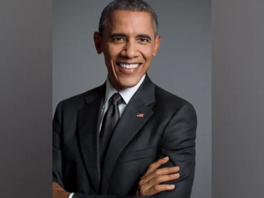 Trump moves Obama, Bush portraits to 'less prominent position' in White House, netizens call US Prez 'insecure'