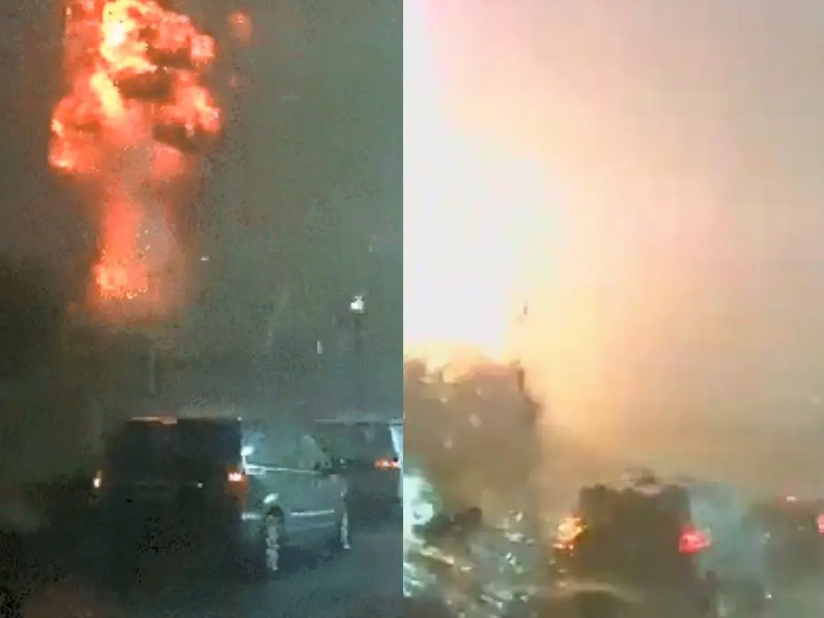 Lightning strikes hard in South Carolina, creates huge fireball in sky - WATCH viral dashcam video Lightning strikes hard in South Carolina, creates huge fireball in sky - WATCH viral dashcam video