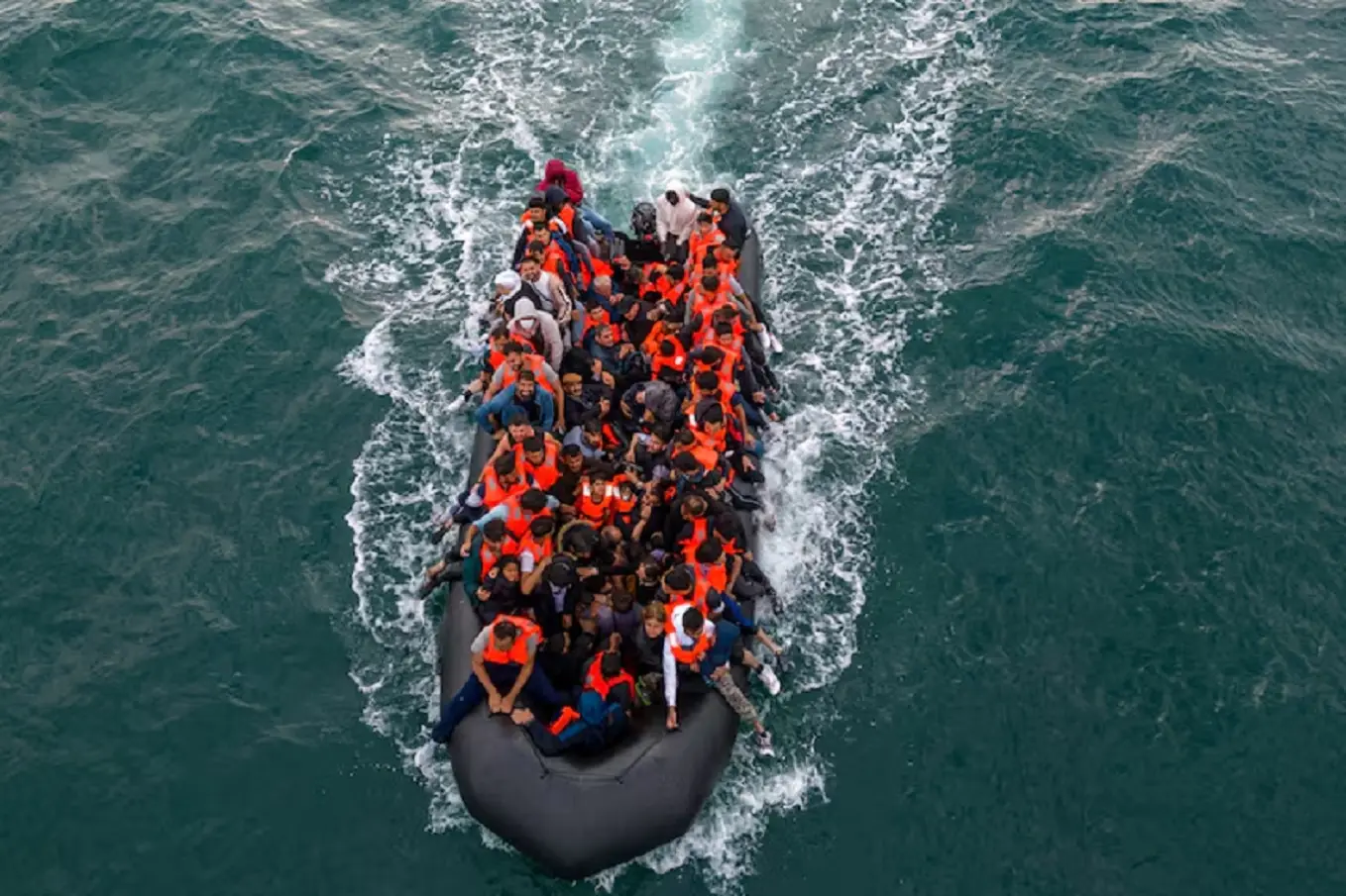 People crossing Channel in small boats rise 48% to over 50,000 in Labour rule; Starmer accused of failure