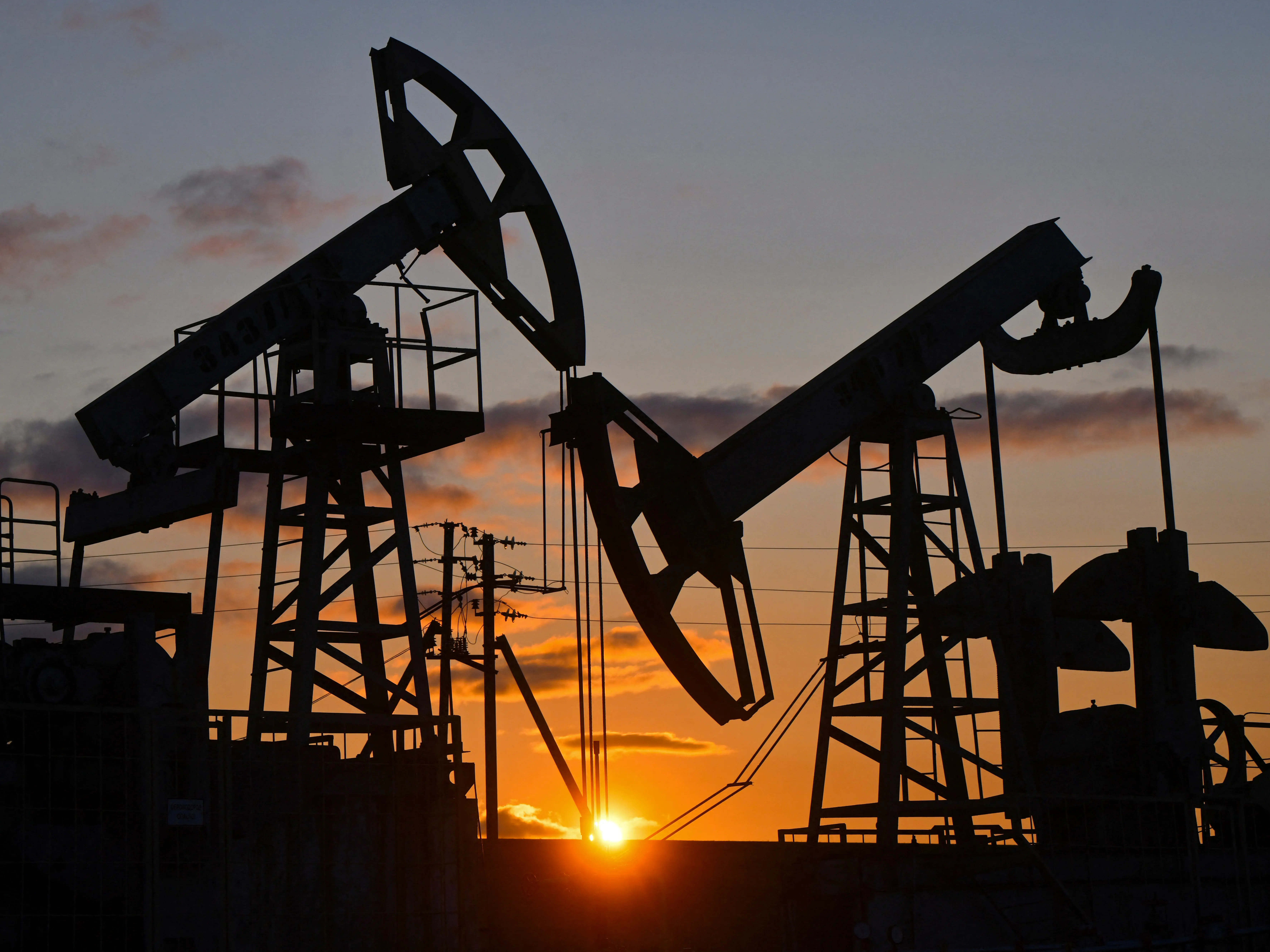 Oil steadies as Trump–Putin meeting looms over Ukraine conflict and sanctions Oil steadies as Trump–Putin meeting looms over Ukraine conflict and sanctions