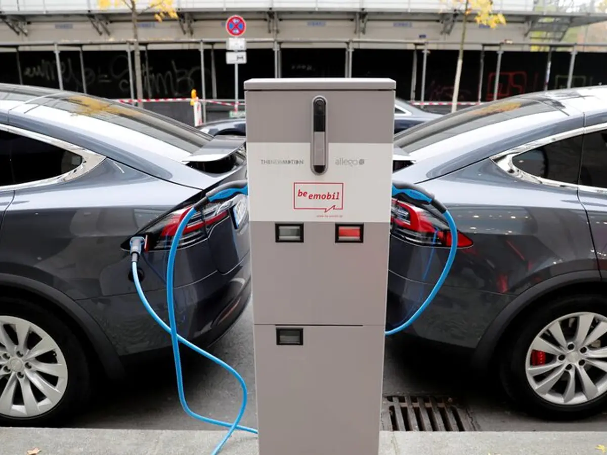 Global EV Sales Growth Slows in July Amidst Regional Variation