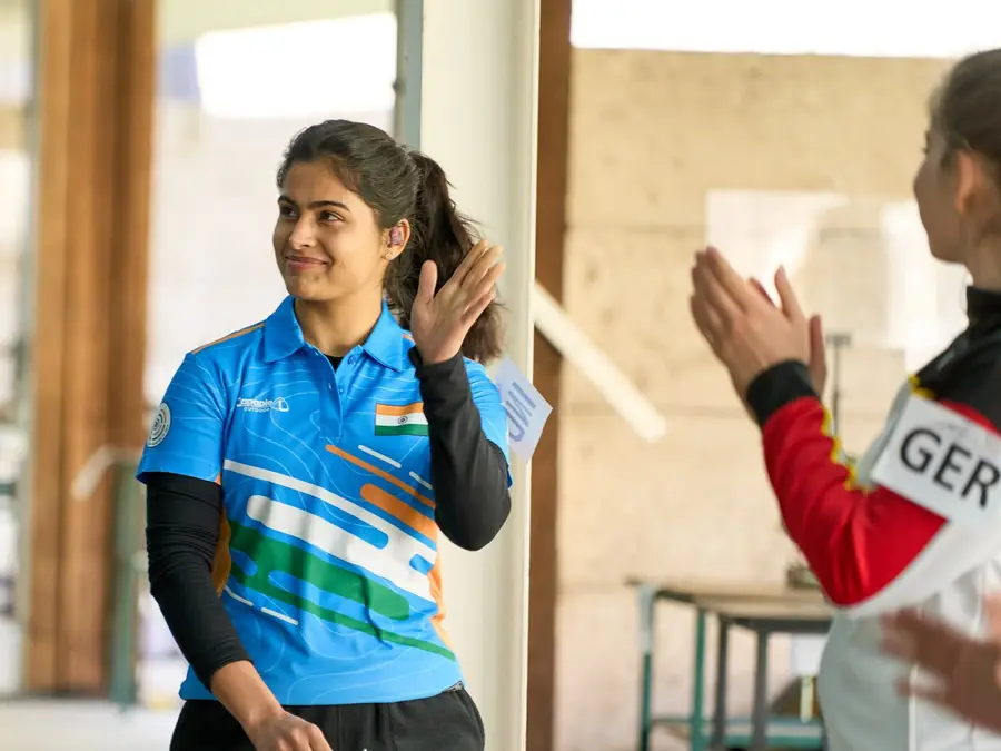 WATCH | On India’s 79th Independence Day, Manu Bhaker plays national anthem on violin