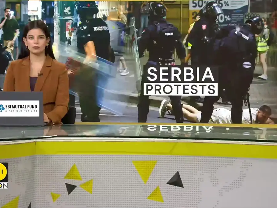 Anti-government Protesters Clash With Police Again, Over 100 Arrested 