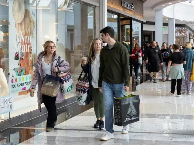 US retail sales rise in July, but softening job market clouds outlook US retail sales rise in July, but softening job market clouds outlook