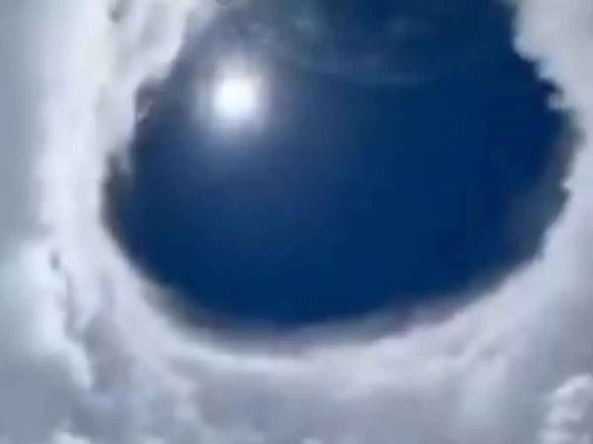 WATCH | Dramatic video captures ‘stadium effect’ inside Hurricane Erin that can result in life-threatening 100-foot waves WATCH | Dramatic video captures ‘stadium effect’ inside Hurricane Erin that can result in life-threatening 100-foot waves
