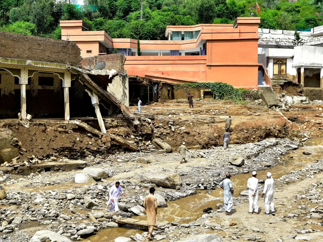 Hopes for survivors grow grim as landslides, floods devastate Pakistan villages Hopes for survivors grow grim as landslides, floods devastate Pakistan villages
