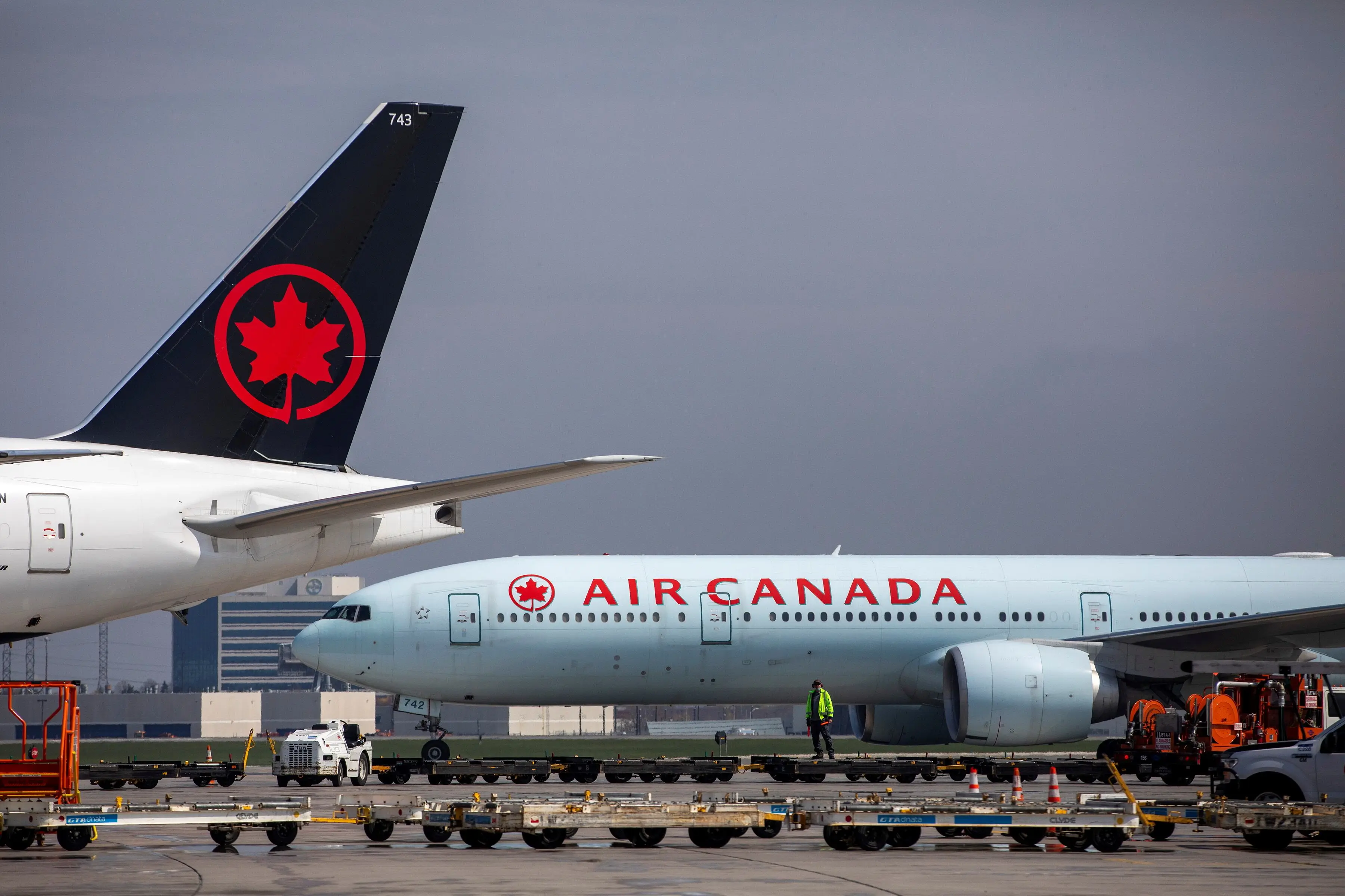 Air Canada to resume flights after government ends strike; will take several days to make it operational