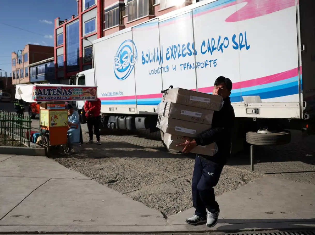 Bolivians vote as right eyes return in elections marked by economic crisis Bolivians vote as right eyes return in elections marked by economic crisis