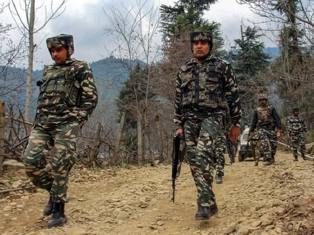 Two Lashkar-e-Taiba terrorist associates apprehended in Bandipora, Kashmir Two Lashkar-e-Taiba terrorist associates apprehended in Bandipora, Kashmir