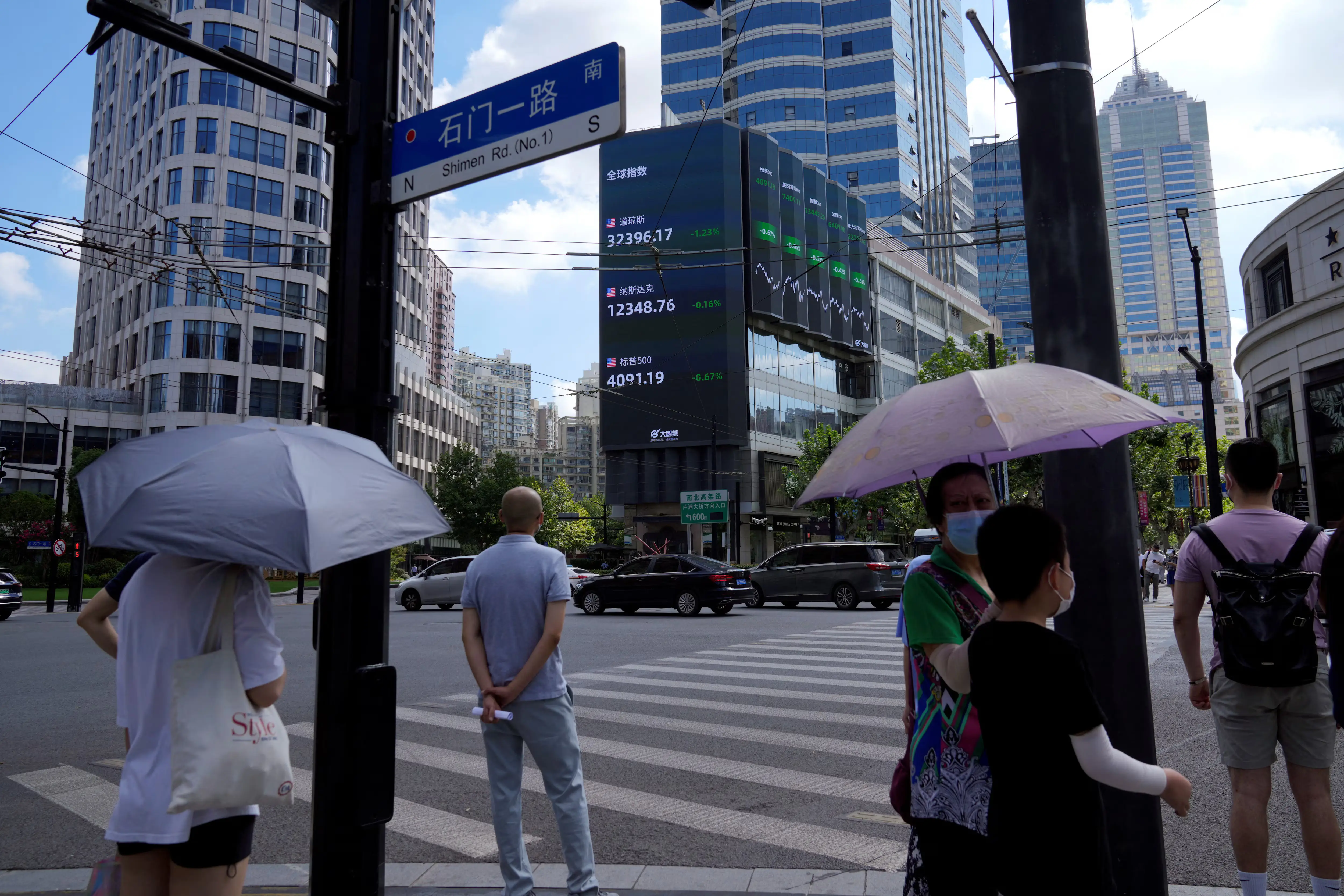 China’s capital outflows hit record high after market liberalisation push