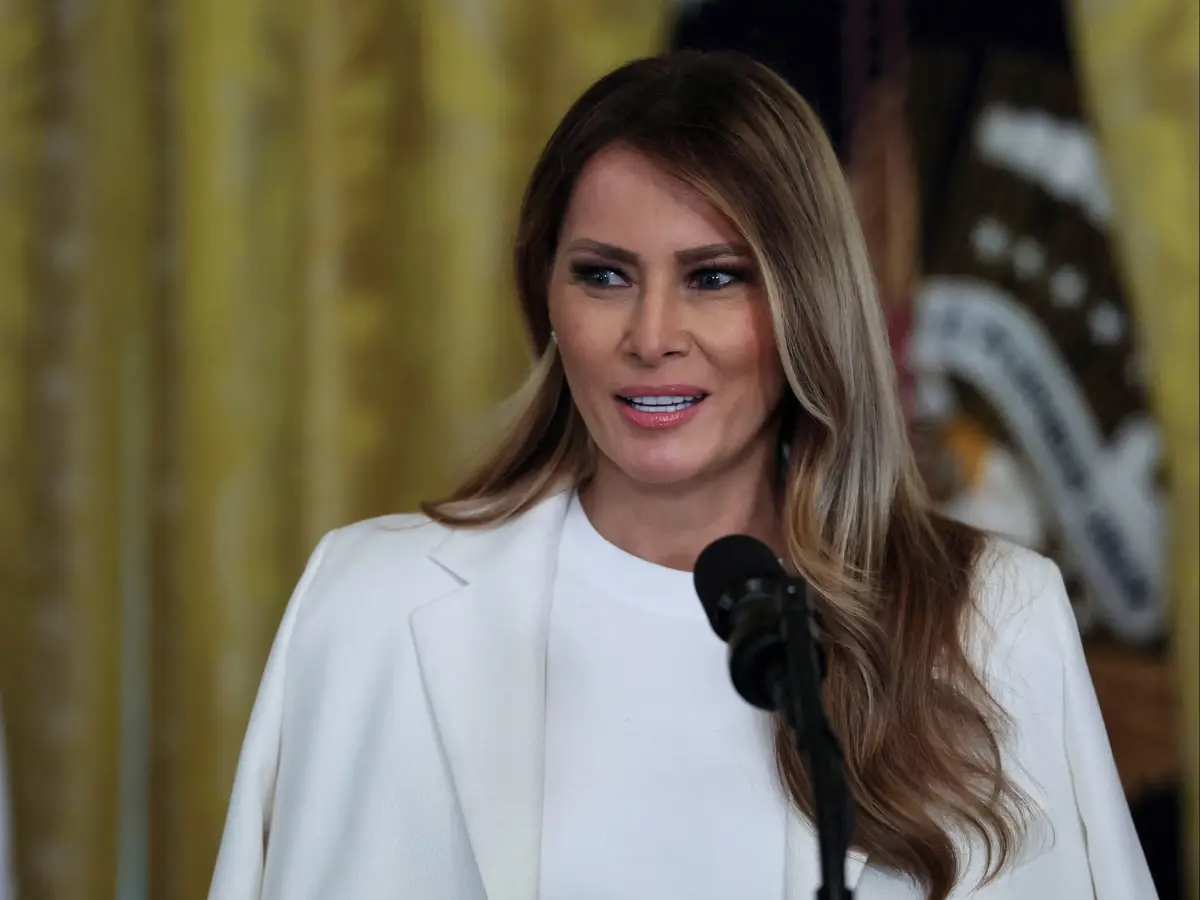 ‘It's not for you’: Zelensky hands over Trump a letter from Ukraine’s first lady to Melania. What's in that? ‘It's not for you’: Zelensky hands over Trump a letter from Ukraine’s first lady to Melania. What's in that?