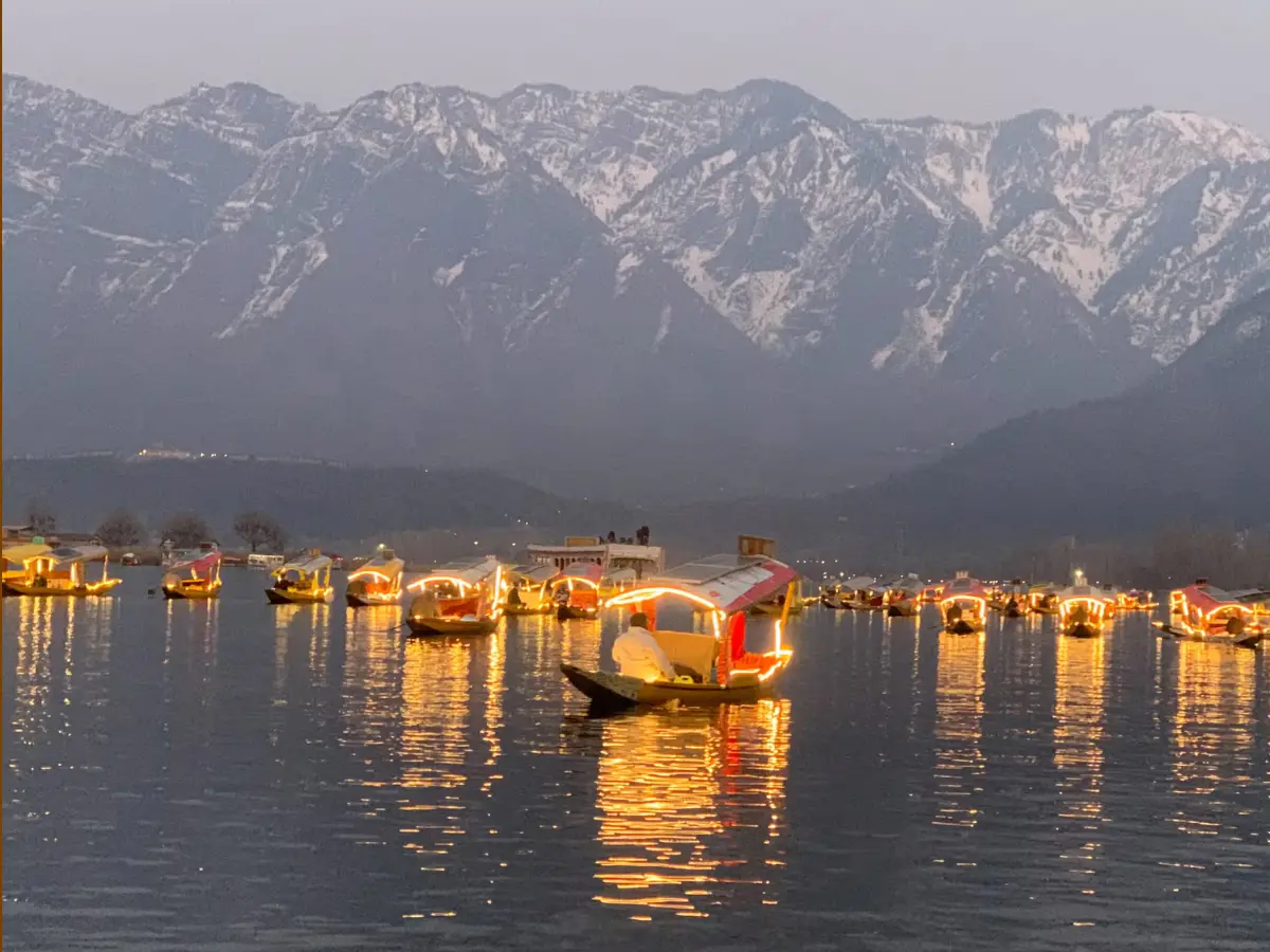 Over 500 athletes from 25 states: For the first time ever, Kashmir Valley’s Dal Lake is all set to host Khelo India Water sports festival