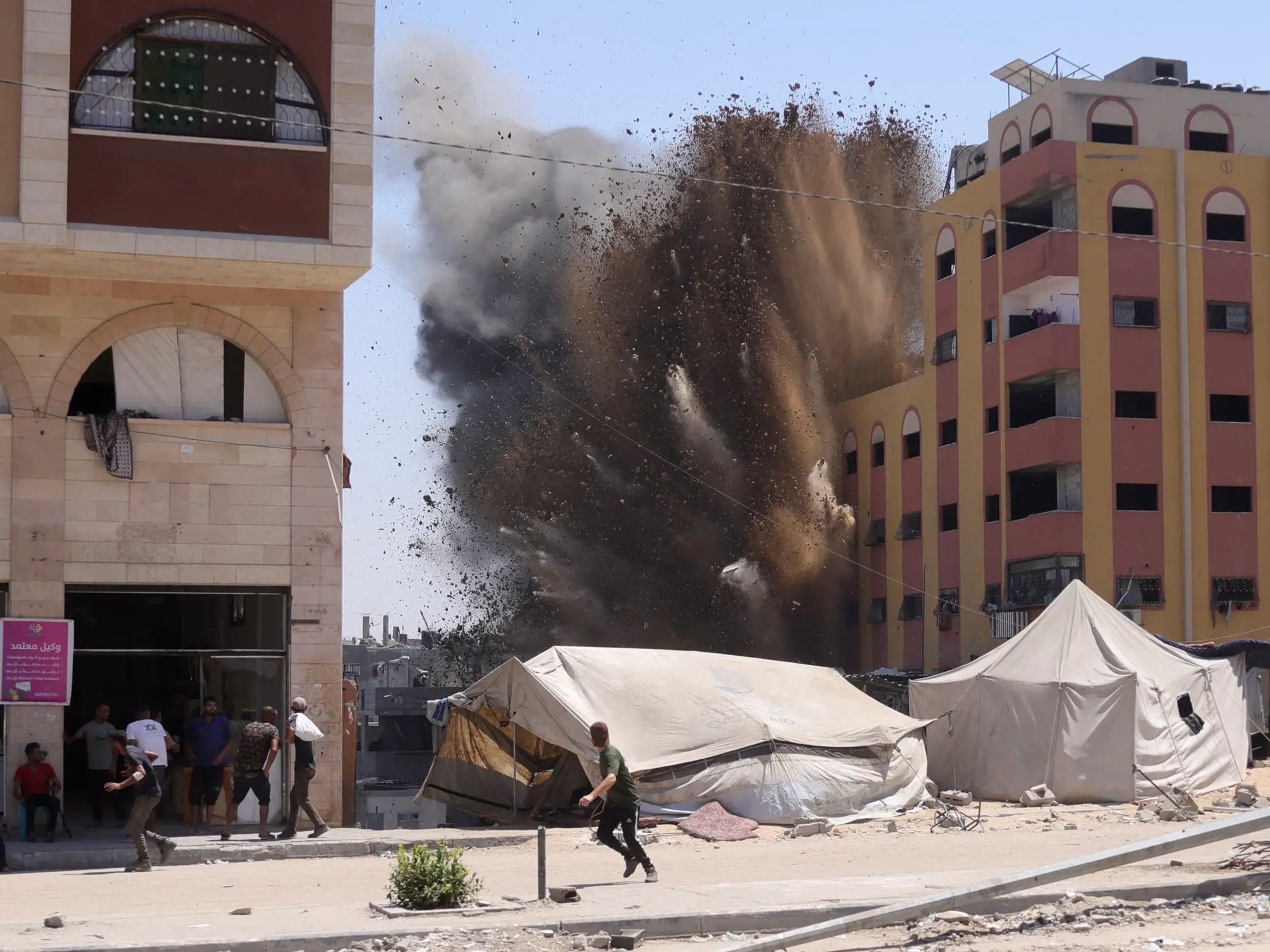 Israel launches fresh air strikes across Gaza, violating October 10 ceasefire Israel launches fresh air strikes across Gaza, violating October 10 ceasefire