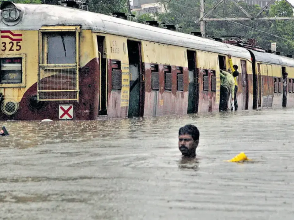 IMD issue ‘Yellow’ alert for Mumbai, several local trains back on schedule as rainfall set to ease over next 3 days IMD issue ‘Yellow’ alert for Mumbai, several local trains back on schedule as rainfall set to ease over next 3 days