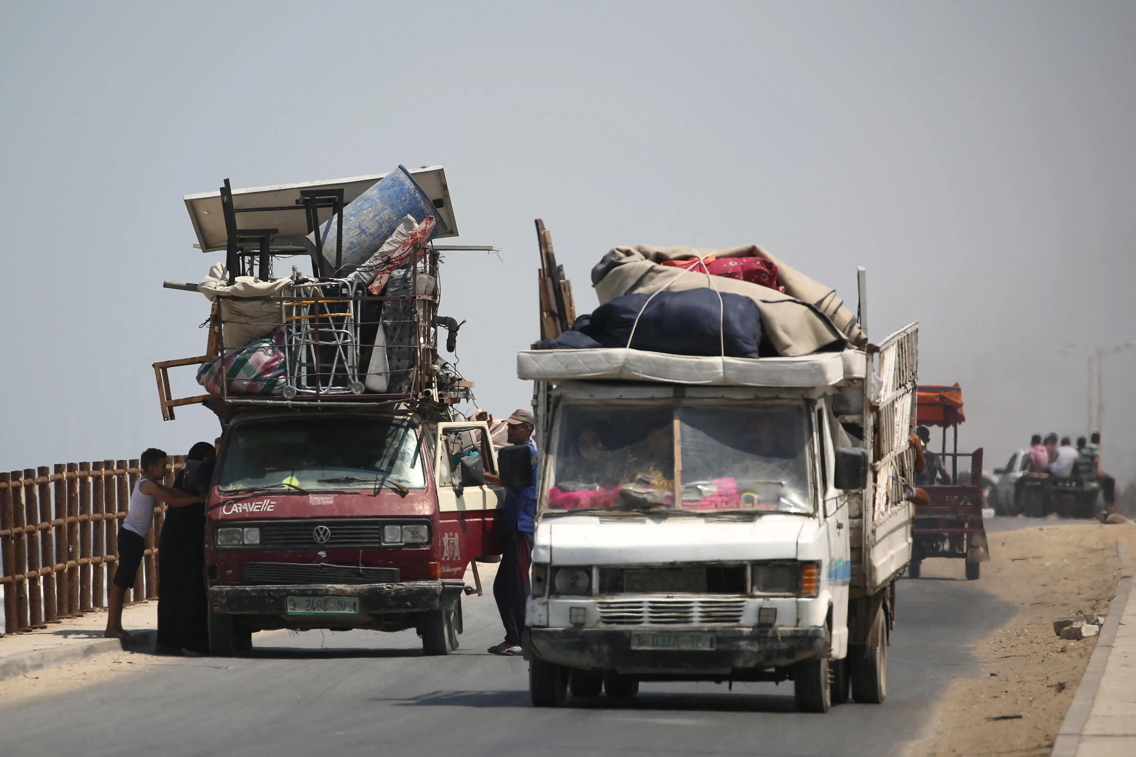 Palestinians flee Gaza City districts