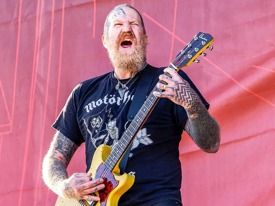 Brent Hinds, founder and former lead guitarist of heavy metal band Mastodon, dies in a bike accident Brent Hinds, founder and former lead guitarist of heavy metal band Mastodon, dies in a bike accident