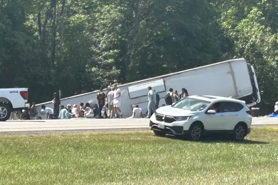 Tourist bus crash near Niagara Falls kills five, victims from India, China, Philippines