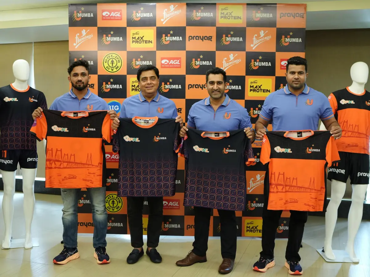 U Mumba Unveils Jersey, Honors 2015 Championship