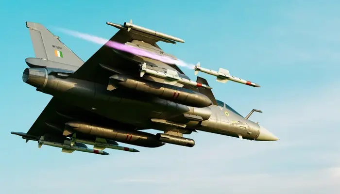 What happens if two fighter jets fire missiles at each other at the same time?