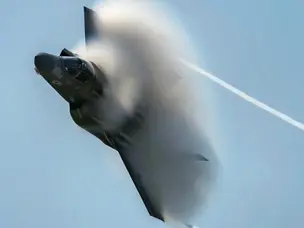 What causes high-G failures during extreme fighter jet manoeuvres?